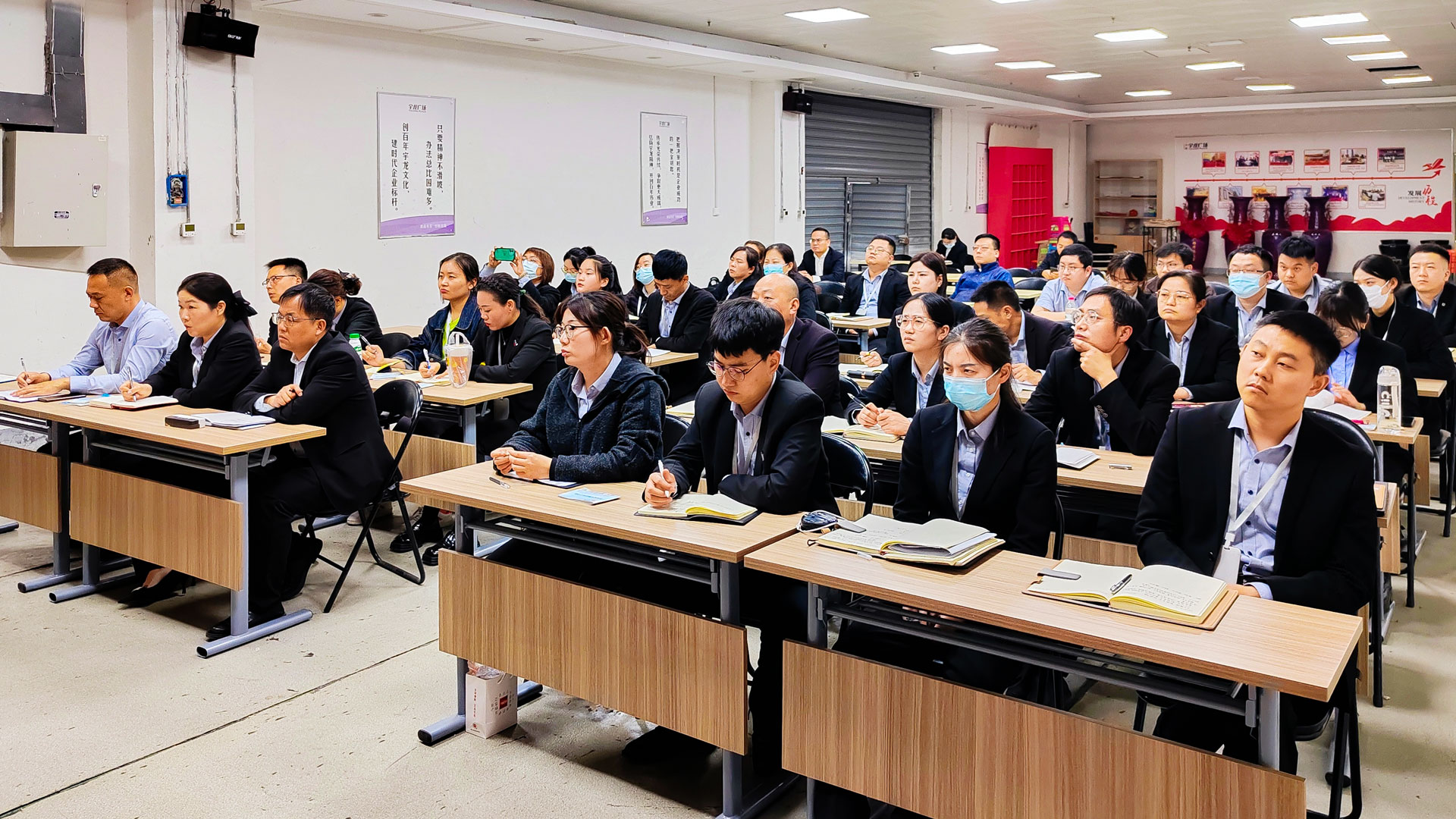百貨公司：抓培訓，促提升圖二.jpg
