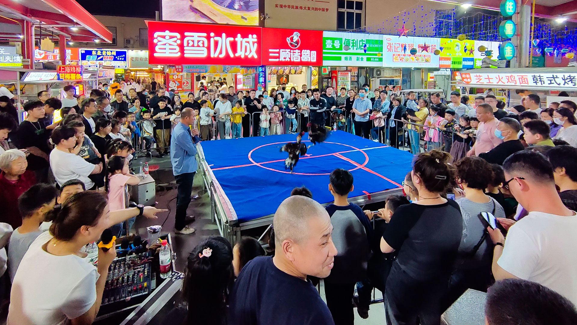百貨公司：“五一”堅守崗位，護航假期圖三.jpg